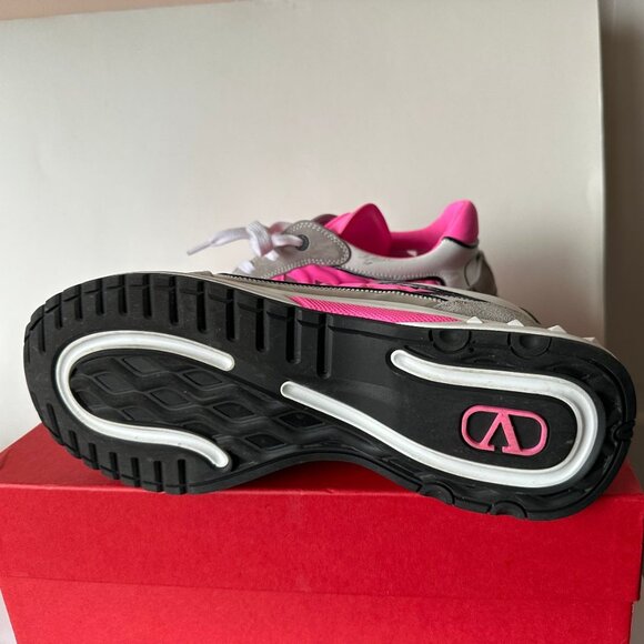 Valentino Garavani Ready Go Runner Low-top Sneakers Size 40 worn twice - Picture 3 of 5